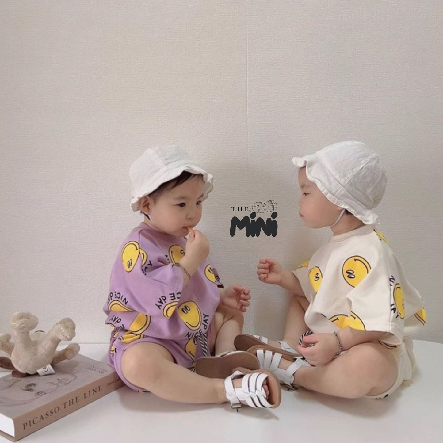Set áo thun Smiley - B039 - 2 màu - Size 6 đến 18 tháng