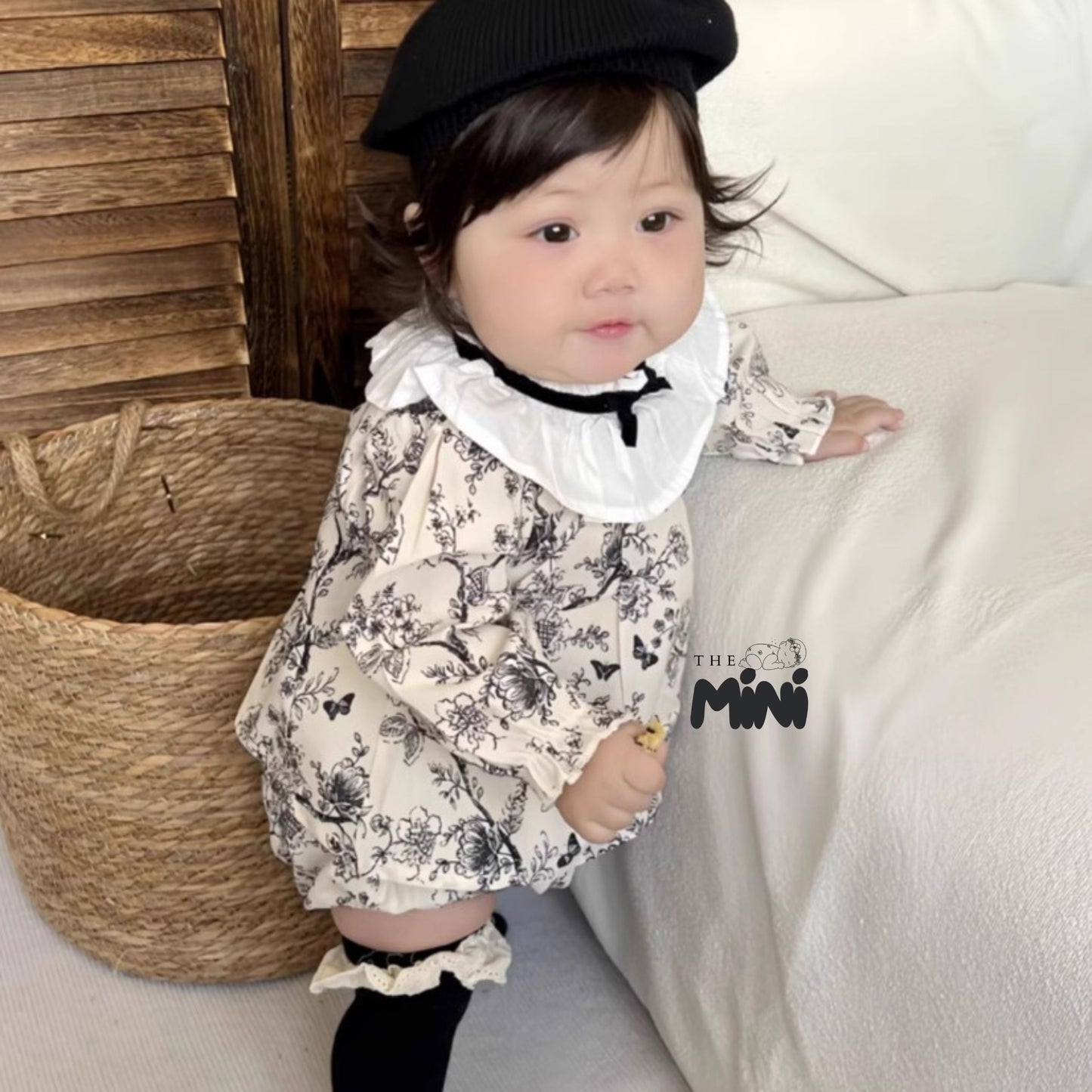 Set áo váy hoa nhí style Hàn - Trắng Đen - Set 2 món áo kèm quần - A077