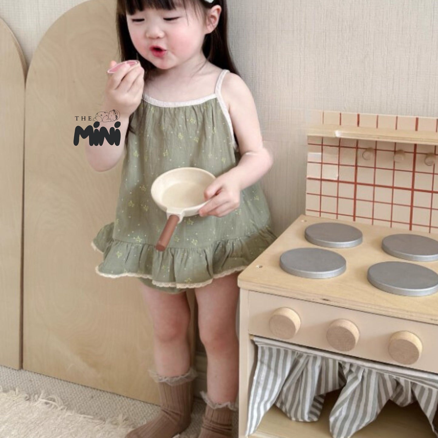 Set váy style Hàn Quốc hoa nhí dạo phố cho bé 2 món tách rời - A057A