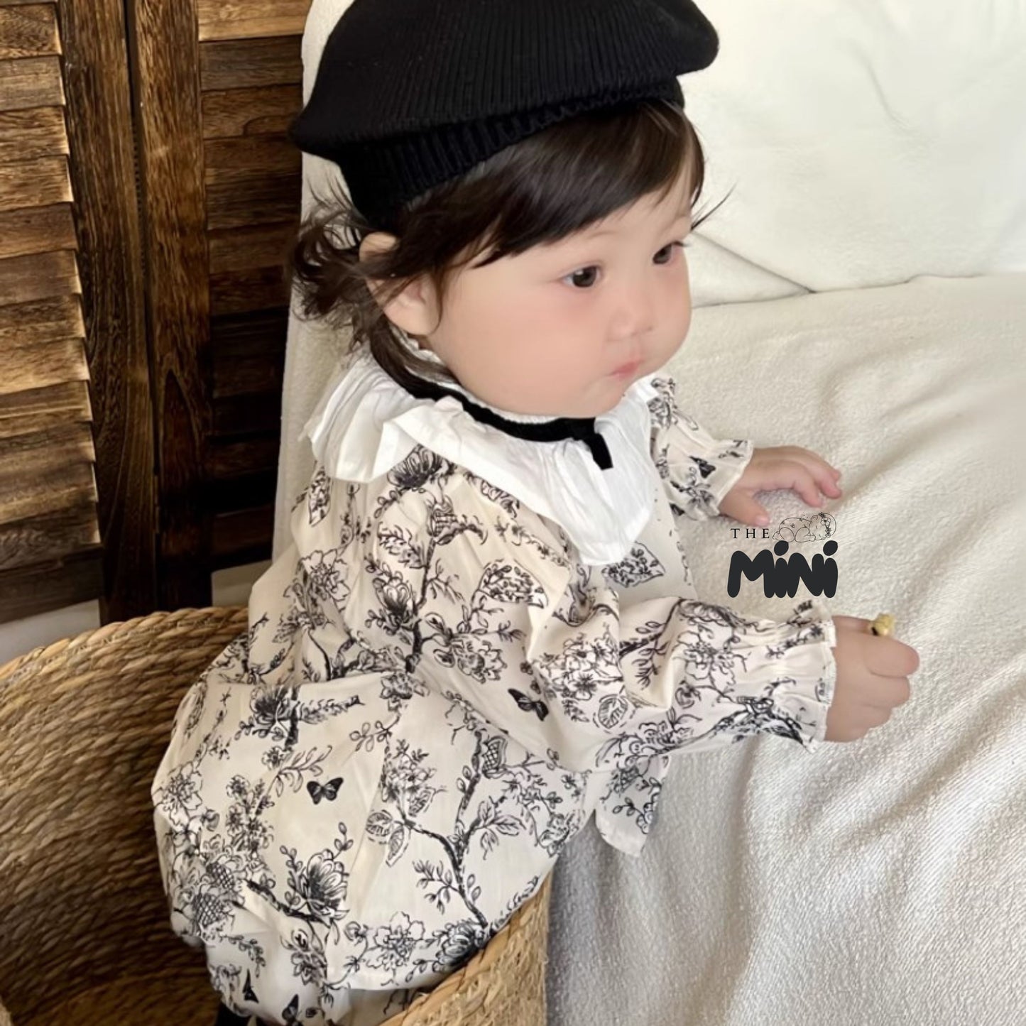 Set áo váy hoa nhí style Hàn - Trắng Đen - Set 2 món áo kèm quần - A077