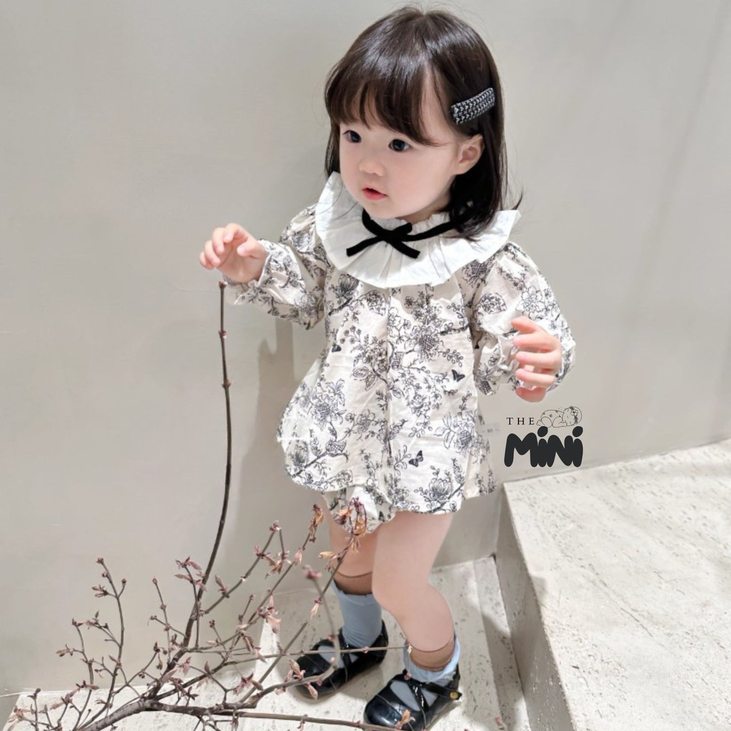 Set áo váy hoa nhí style Hàn - Trắng Đen - Set 2 món áo kèm quần - A077